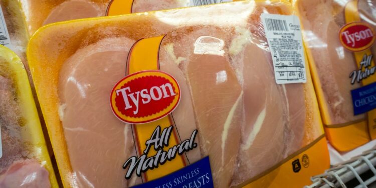 Tyson Foods cerrará dos plantas de pollos en EE.UU. y despedirá a 1,700 trabajadores