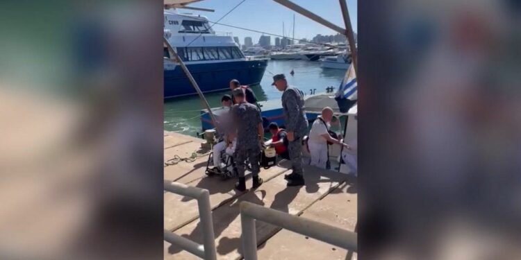 Un tripulante de un crucero fue evacuado tras sufrir un infarto a bordo
