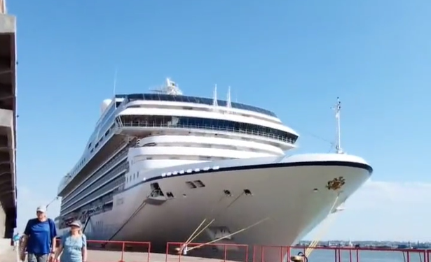 Uruguay: Cruceros arriban con más de 4.300 pasajeros al Puerto de Montevideo