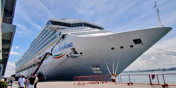 Uruguay: Cruceros arriban con más de 5.500 pasajeros al Puerto de Montevideo