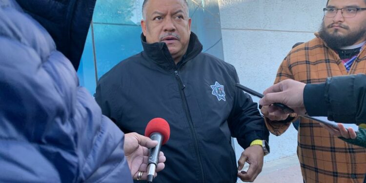 VIDEO: Se disputan migrantes cruceros viales, asegura la Policía municipal