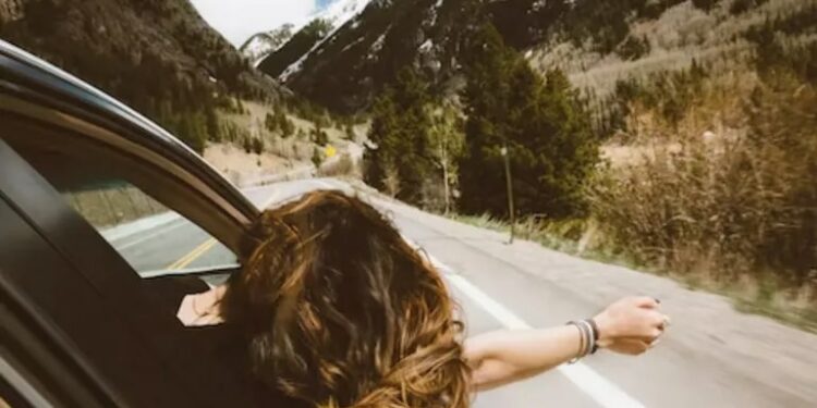 Viajar mejora la calidad de vida y nos hace un 7 % más felices que quienes no lo hacen, afirma un estudio