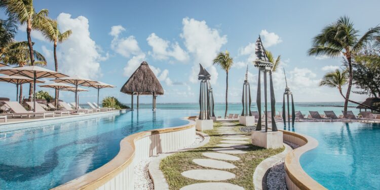 Viaje a Mauricio: los hoteles que podrían haber inspirado White Lotus, campos de golf profesionales y daikiris al atardecer