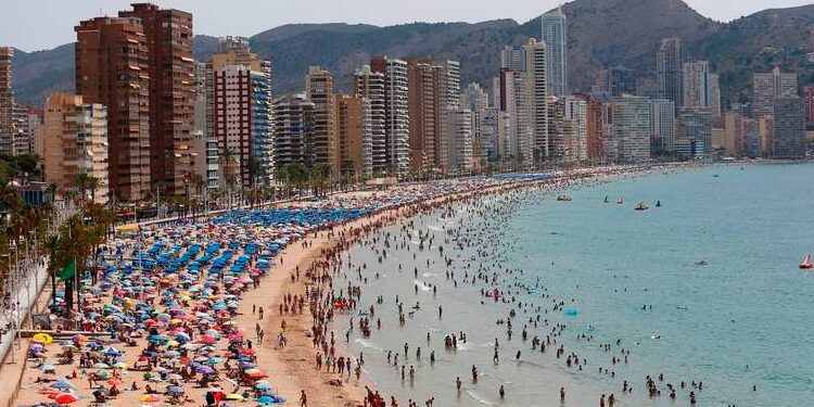 Viajes del Club de los 60. Consulta el listado completo de beneficiarios