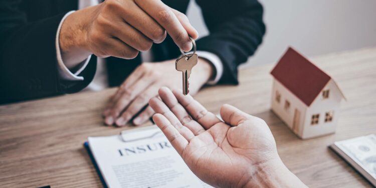 influencer habría estafado con proyecto de vivienda en Bogotá
