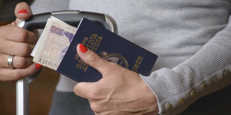 qué se sabe del permiso para viajar a Europa