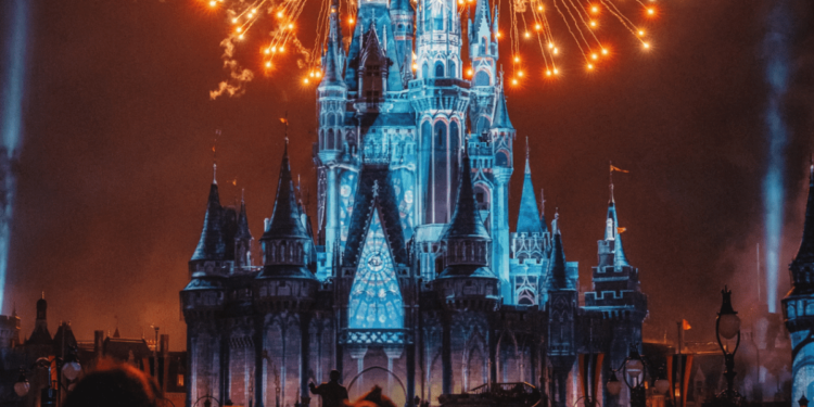 ¿Cuándo es el mejor día para ir al parque Disneyland?