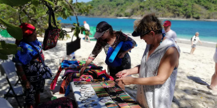 ¿Cuántos turistas han arribado en Panamá en cruceros?