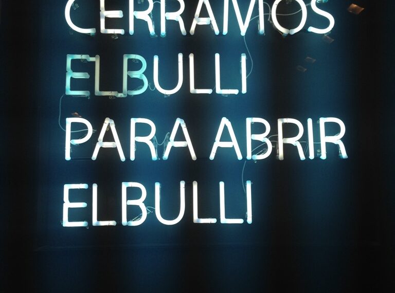 24 puntos que retratan el cambio en el sector gastronómico español y mundial, entre el cierre de elBulli como restaurante el 30 de julio de 2011 y la apertura de elBulli1846 como museo a partir del 15 de junio de 2023.