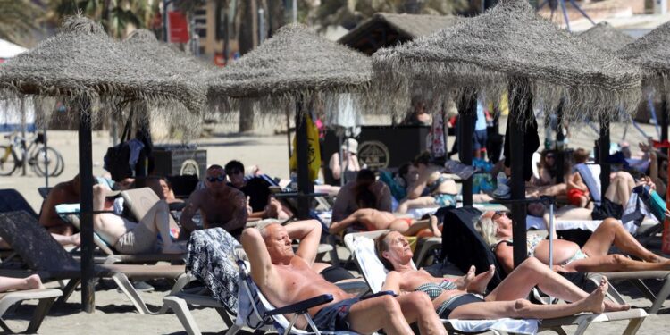 Agencias de viajes prevén ocupación del 80% en el puente de mayo en Andalucía y auguran "prometedora" temporada estival