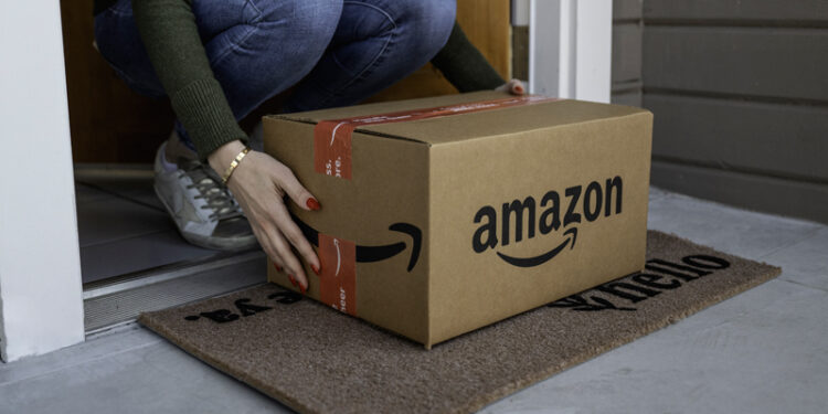 Amazon cobra 1 dólar por las devoluciones realizadas en oficinas de UPS