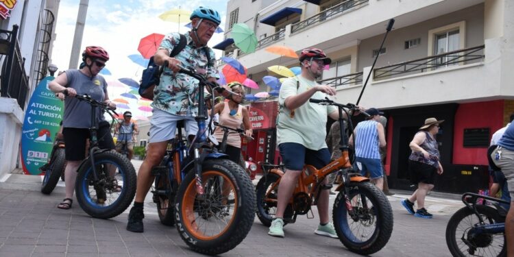 Arriba crucero Celebrity Solstice a Mazatlán y habrá 10 arribos más en abril