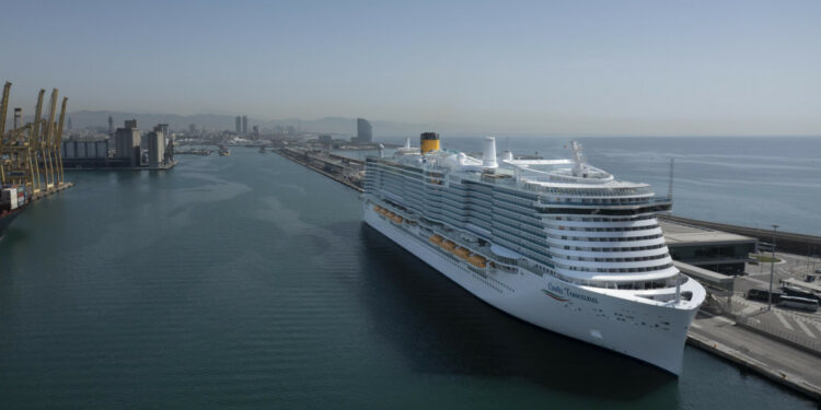 Barcelona prevé recibir unos 900 cruceros con turistas en 2023