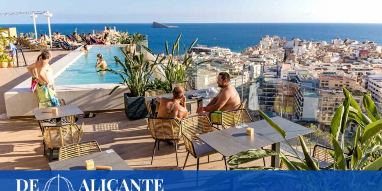 Benidorm anticipa el lleno técnico para el puente del 1 de mayo