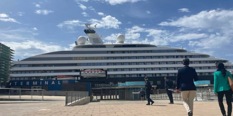 El crucero Scenic Eclipse 2 recala en Cartagena por primera vez en su viaje inaugural