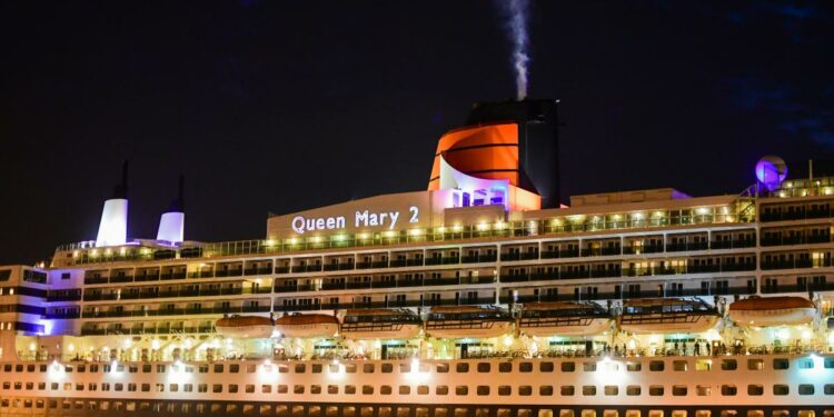 El crucero más lujoso del mundo cancela los billetes y da un ‘regalo’ a sus viajeros