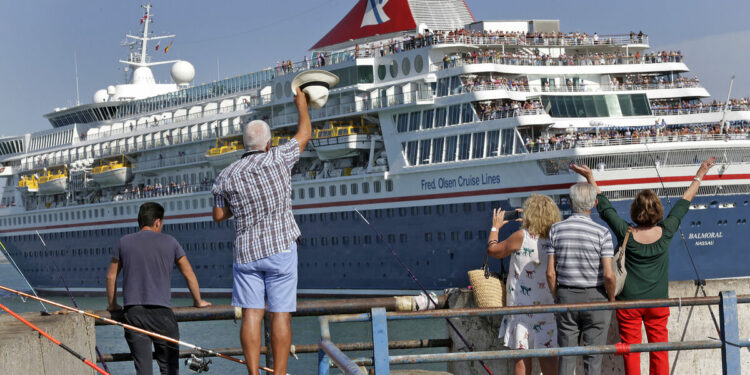 El tráfico de cruceros en el puerto de Cádiz se multiplicó por tres en los últimos 28 años