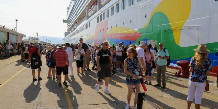Guerrero fortalece su economía con más cruceros en Acapulco
