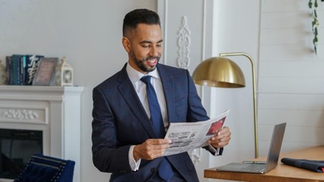 Inspírate con Víctor López: creador de contenido que fusiona moda y viajes