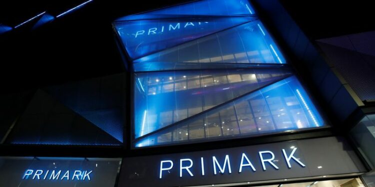 La propietaria de Primark registra una caída de los beneficios en abril