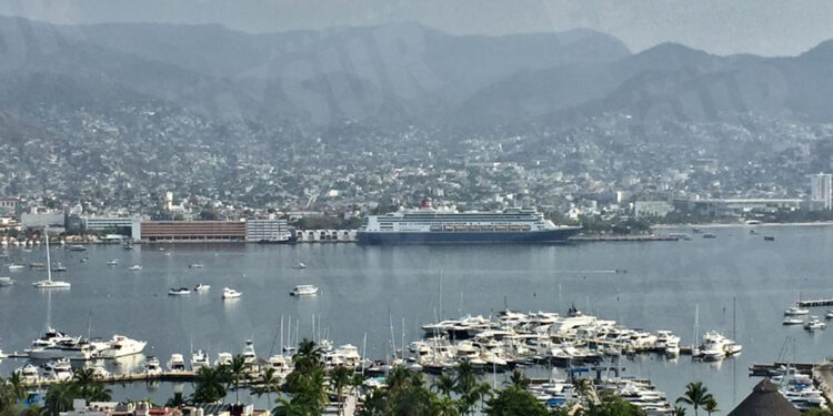 Llega a Acapulco el crucero MS Borealis con 817 pasajeros