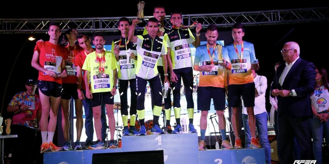 Luismi Sánchez Blanco, campeón de España de clubes de 10 km. en ruta con el Bikila