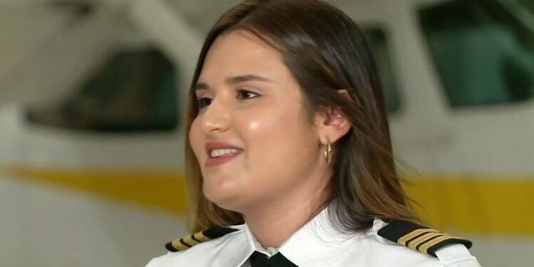 "Me enamoré del mundo aeronáutico": las estudiantes de aviación se duplican en cuatro años
