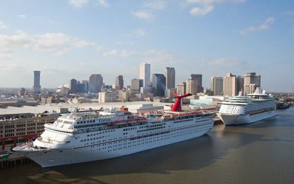Número inédito de turistas arriba en buques a Nueva Orleans en marzo