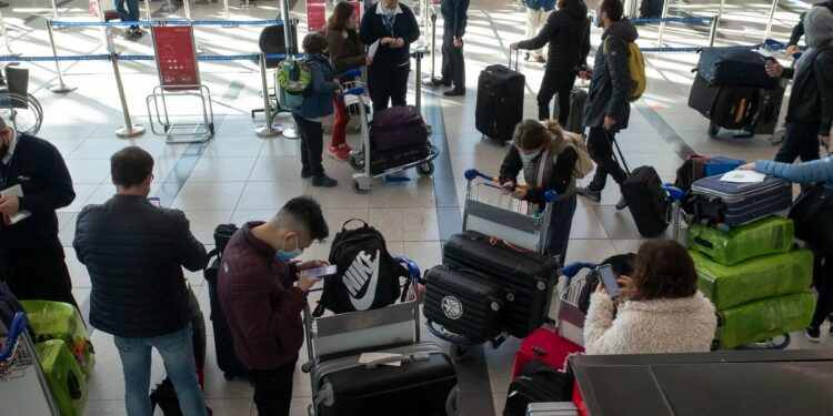 Pidieron la captura internacional del dueño de la agencia de viajes que dejó a unos 2000 pasajeros en tierra pese a haber pagado sus pasajes