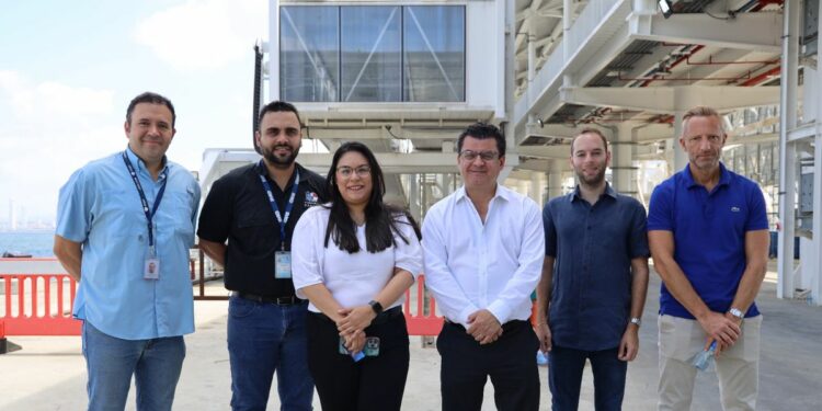 Royal Caribbean muestra interés en terminal de cruceros