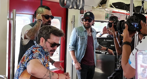 El Tren Suburbano realiza concierto sorpresa por parte del grupo Insur Pipol en uno de sus trenes durante el recorrido de Buenavista a Cuautitlán