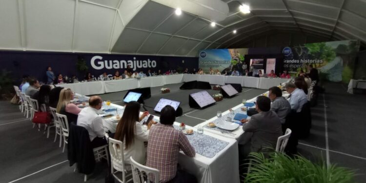 Se reúne la SECTUR con empresarios de la industria turística – Boletines Dependencias