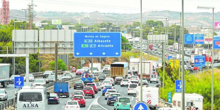 Tráfico espera 344.000 viajes en las carreteras de la Región por el puente