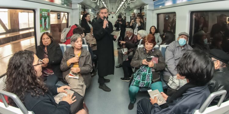 Universidad de Valparaíso - “Un libro, un viaje”: presentan Tren de la Lectura, con versos de catorce poetas nacionales