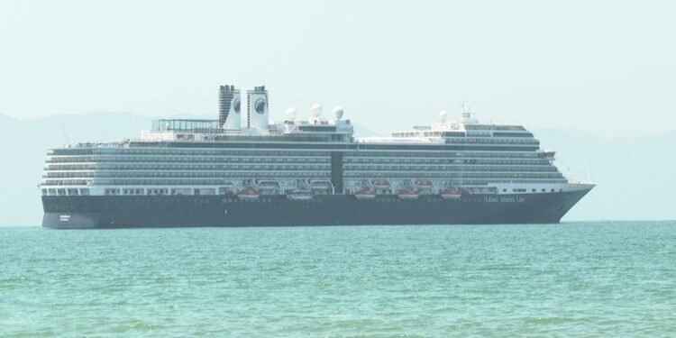 Llegada de cruceristas a Vallarta supera los 223 mil