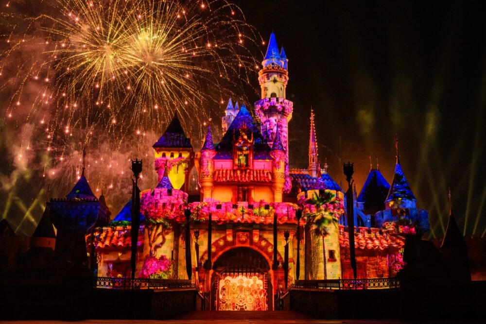 Un festival de fuegos artificiales propone cada noche en Disneyland y Walt Disney World (Richard Harbaugh/Disneyland Resort)