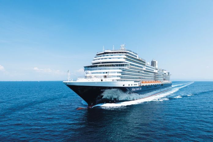El Puerto de Ceuta recibe al crucero Nieuw Statendam