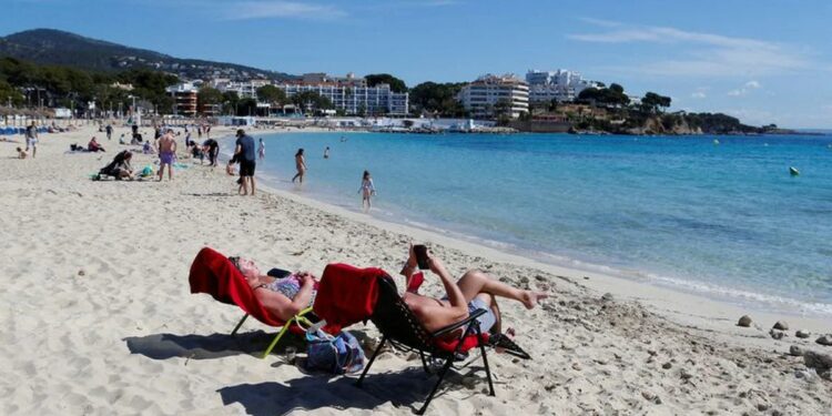 La demanda acumulada augura una temporada turística récord para el sur de Europa