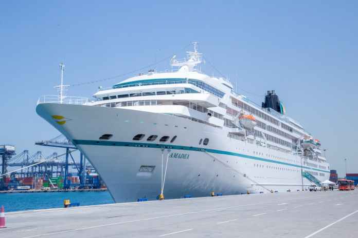 Cruise Saudi recibe la primera escala del crucero MS Amadea