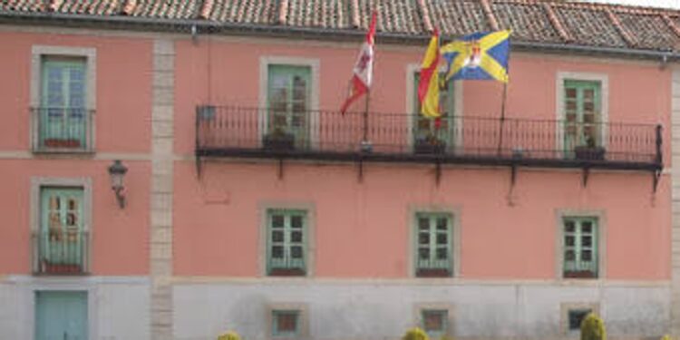 Admitida a trámite una denuncia judicial por posible prevaricación en el Ayuntamiento del Real Sitio (Segovia)