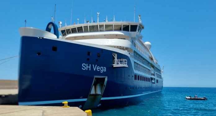 África y volcanes en un crucero de expedición, el SH Vega de Swan Hellenic