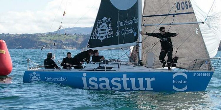 Ayer tuvo lugar en Gijón la cuarta manga del Trofeo de Primavera de Cruceros. Asturias Mundial