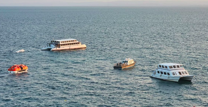 Carnival Dream rescata una embarcación