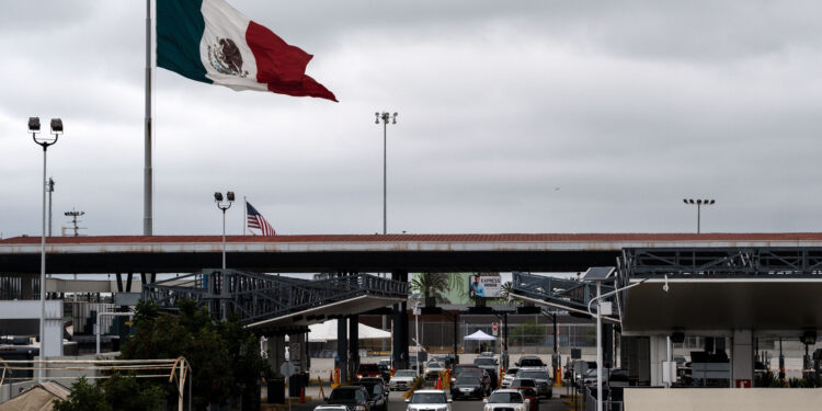 Conoce el programa Paisano y cómo te ayuda para tus viajes a México | Video | Univision 45 Houston KXLN