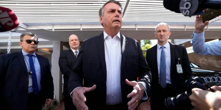 El presidente Bolsonaro estará a disposición de las autoridades competentes, como siempre lo ha estado, tan pronto como la defensa tenga acceso a los registros, dijo Wajngarten