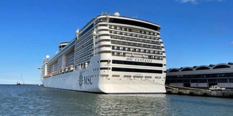 Crucero de MSC se convierte en el barco de pasajeros de mayor eslora en arribar a puertos polacos