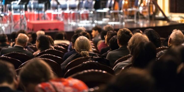 Día del Trabajo: Peruanos prefieren teatro, shows y viajes en pareja | CHEKA