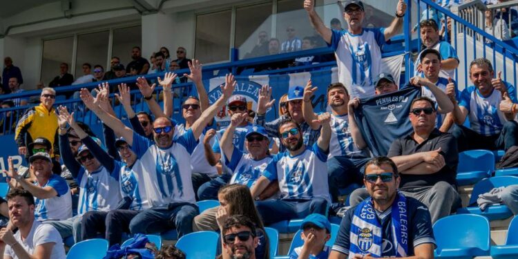 El At.Baleares costea las entradas de los aficionados que puedan viajar - Deportes Mallorca