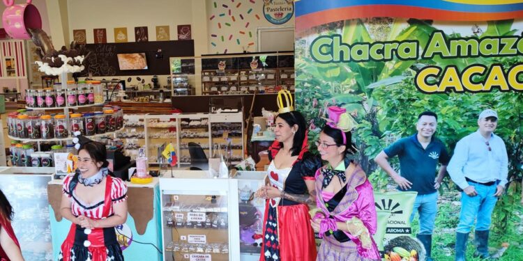 El cacao, un ingrediente más de una ciudad turística que "vende felicidad" en Ecuador