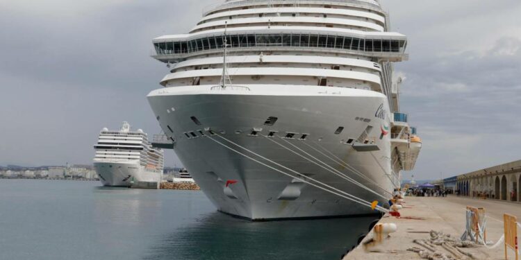 El choque sobre el impacto de los cruceros llega a Tarragona